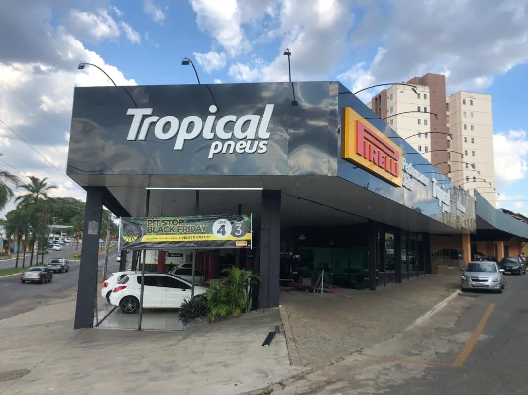 Fachada da loja Tropical Pneus Independência