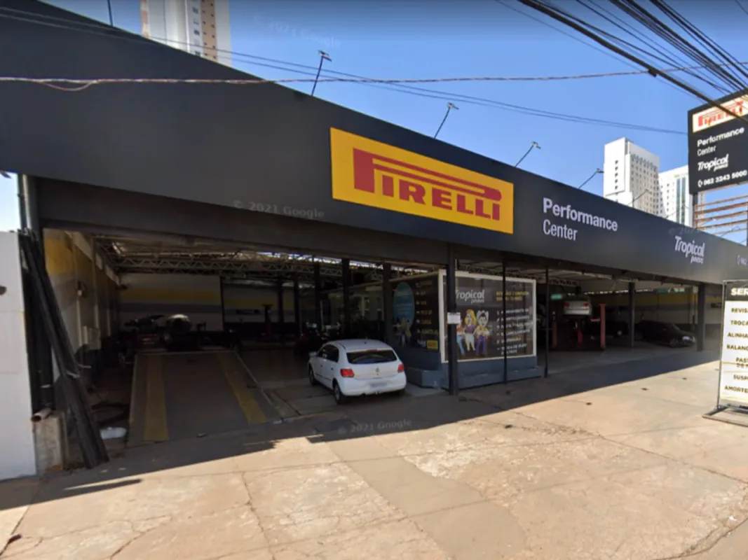 Fachada da loja Tropical Pneus MUTIRÃO